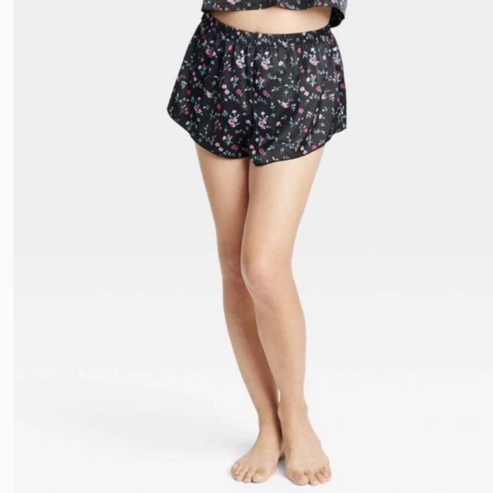 Colsie satin‎ black sleep shorts with floral print